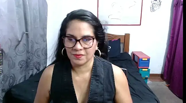 Mistresskloe01 online show from February 11, 2025, 12:37 pm