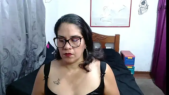 Mistresskloe01 online show from February 15, 2025, 12:43 pm