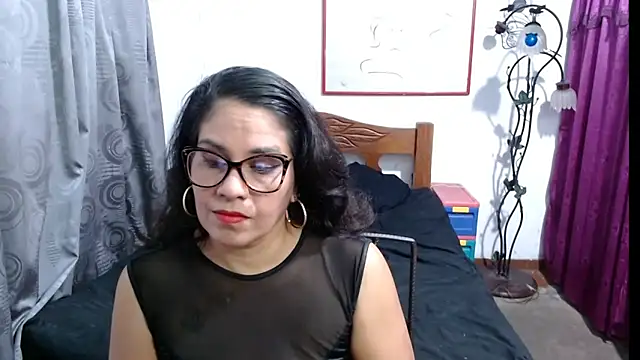 Mistresskloe01 online show from February 27, 2025, 12:45 pm