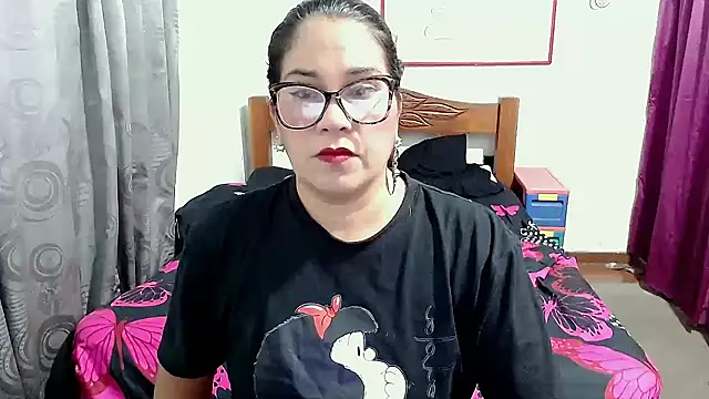 Mistresskloe01 online show from September 23, 2025, 12:30 pm