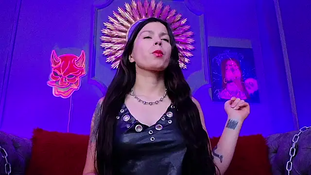 Julieta Russell online show from March 7, 2025, 4:44 pm