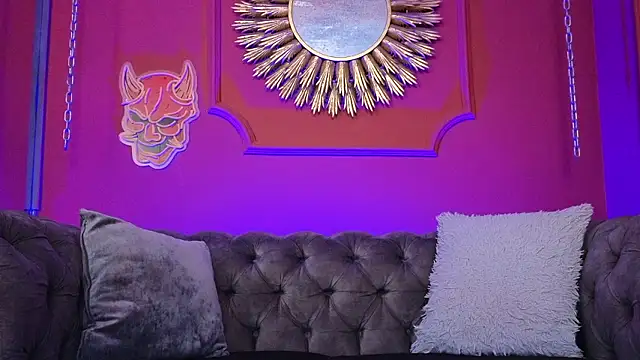 Julieta Russell online show from January 14, 2026, 12:11 pm