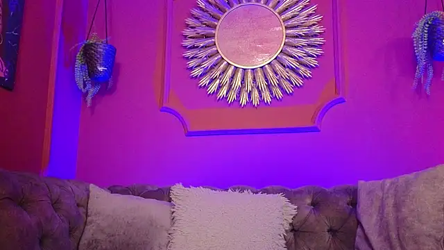 Julieta Russell online show from January 17, 2026, 12:21 pm