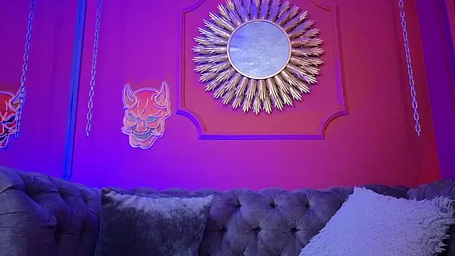 Julieta Russell online show from February 17, 2026, 12:01 pm