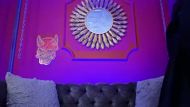 Julieta Russell online show from March 31, 2026, 12:16 pm