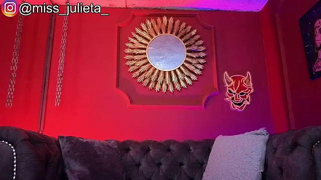 Julieta Russell online show from June 20, 2026, 12:30 pm