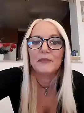 kikkastar online show from January 14, 2025, 8:37 pm