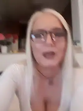 kikkastar online show from January 24, 2025, 8:11 pm