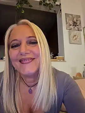 kikkastar online show from February 12, 2025, 8:18 pm