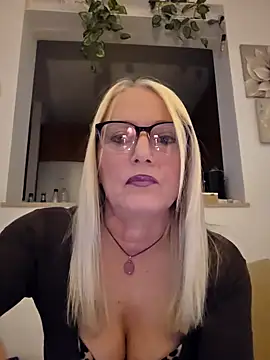 kikkastar online show from March 16, 2025, 8:00 pm