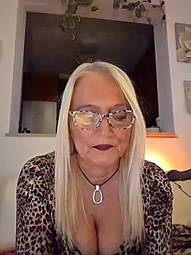 kikkastar online show from October 5, 2025, 8:07 pm