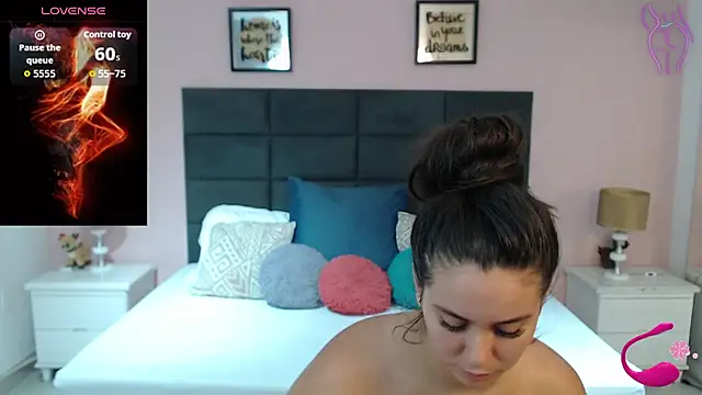 Snapshot of MadisonJenner chatting on September 21, 2025, 1:24 pm MadisonJenner online show from September 21, 2025, 1:24 pm