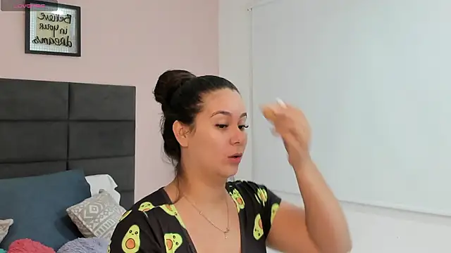 MadisonJenner online show from February 1, 2026, 11:53 am