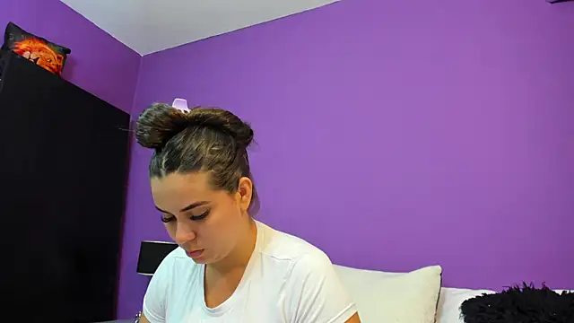 MadisonJenner online show from February 21, 2026, 11:22 am