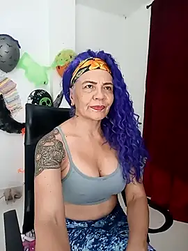 Snapshot of freyadevil333 chatting on October 19, 2025, 12:55 am freyadevil333 online show from October 19, 2025, 12:55 am