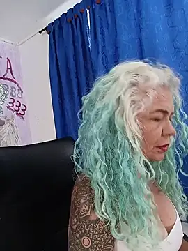 freyadevil333 online show from July 14, 2026, 1:28 pm