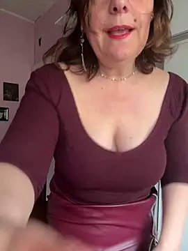 Snapshot of Sunbelxx chatting on April 29, 2026, 7:45 am Sunbelxx online show from April 29, 2026, 7:45 am
