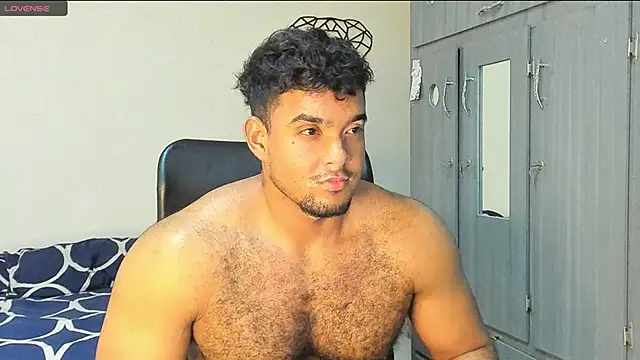 Big furry bear13 online show from December 17, 2024, 7:18 am