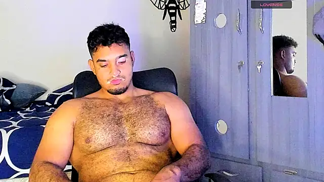 Big furry bear13 online show from March 14, 2025, 6:42 am