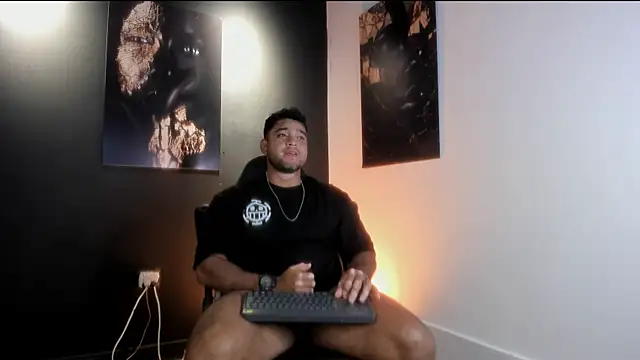 Big furry bear13 online show from October 24, 2025, 7:05 am