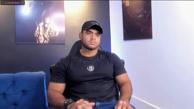 Big furry bear13 online show from November 11, 2025, 5:29 am