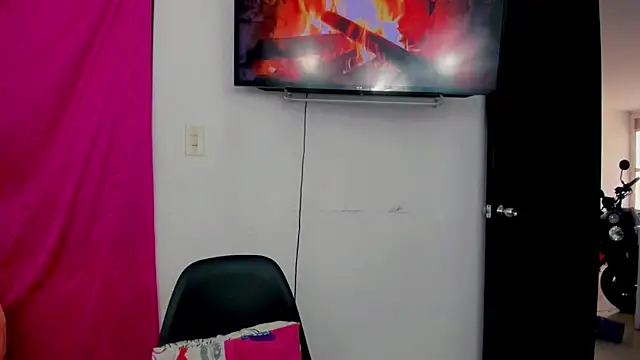 sunshine uwu22 online show from January 11, 2025, 6:01 pm