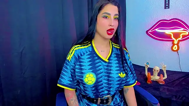 sunshine uwu22 online show from June 17, 2026, 6:09 pm