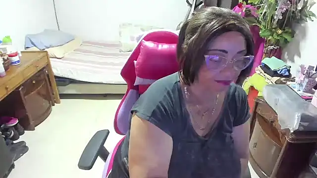 Mrs mommy  online show from February 3, 2025, 5:03 pm