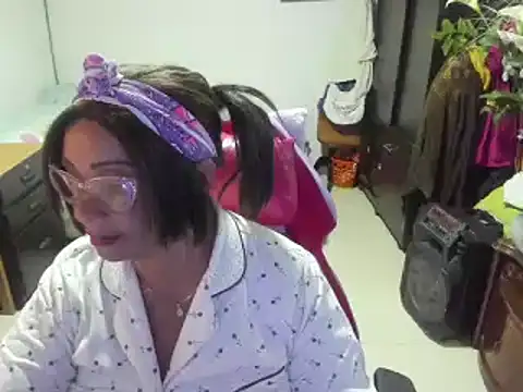 Mrs mommy  online show from February 24, 2025, 5:20 pm