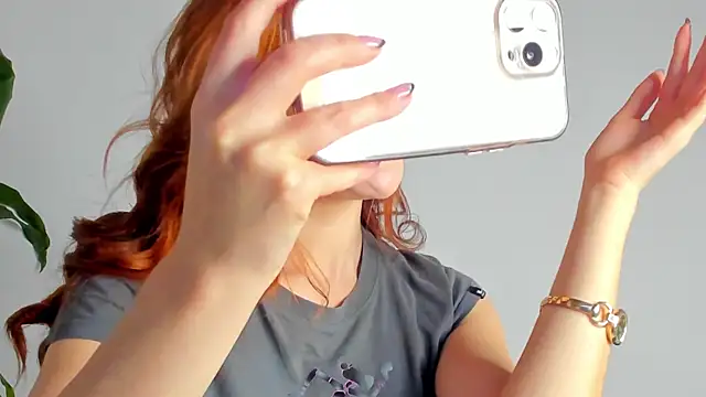 Bellacrox online show from February 21, 2026, 4:02 am