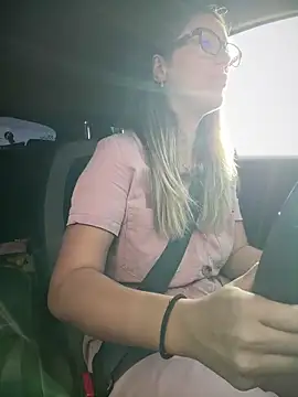 HotXMom online show from September 23, 2025, 5:43 am