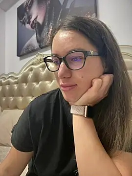 Snapshot of HotXMom chatting on June 12, 2026, 6:23 am HotXMom online show from June 12, 2026, 6:23 am