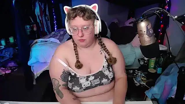 Snapshot of FatVeronica chatting on January 11, 2025, 1:27 am FatVeronica online show from January 11, 2025, 1:27 am