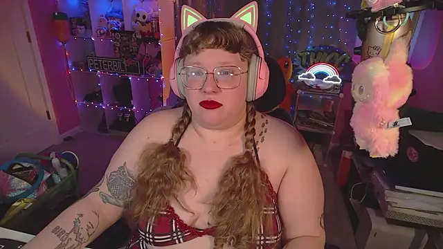 Snapshot of FatVeronica chatting on February 7, 2026, 2:10 pm FatVeronica online show from February 7, 2026, 2:10 pm