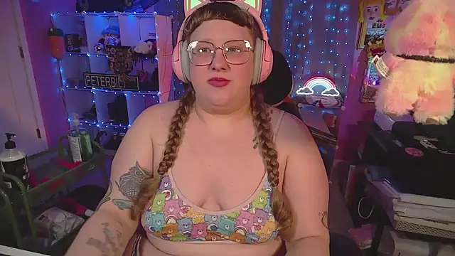 Snapshot of FatVeronica chatting on March 13, 2026, 12:45 pm FatVeronica online show from March 13, 2026, 12:45 pm