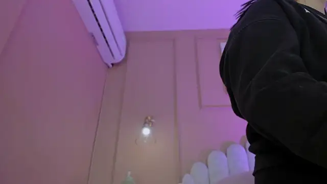 lia ass  online show from November 29, 2025, 11:02 am