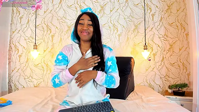 NATALIE PARKERR online show from October 8, 2025, 12:14 pm