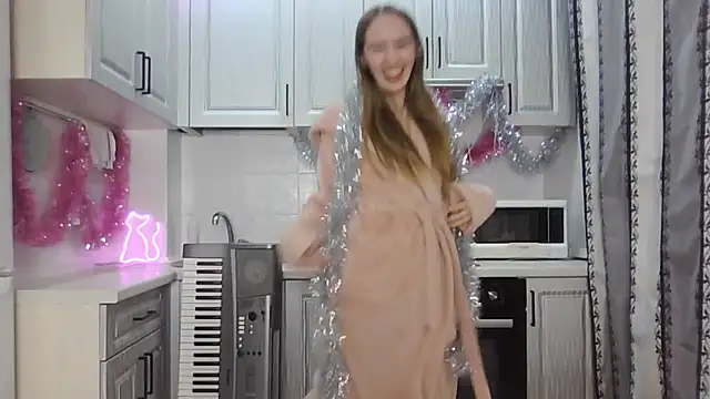 Snapshot of leslie_my_lovee chatting on December 24, 2024, 9:55 pm leslie my lovee online show from December 24, 2024, 9:55 pm