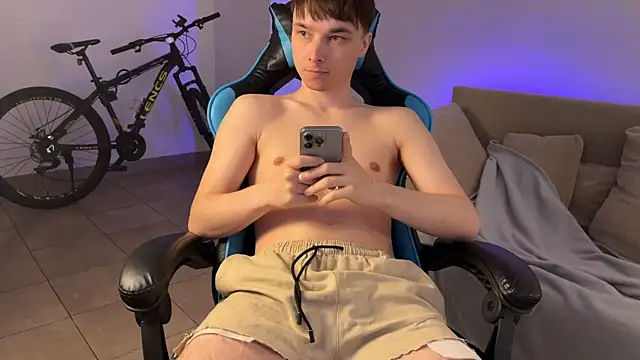 marcusmit online show from October 12, 2025, 3:44 pm