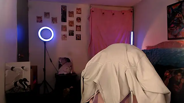 AllyDonfort online show from April 28, 2026, 2:27 am