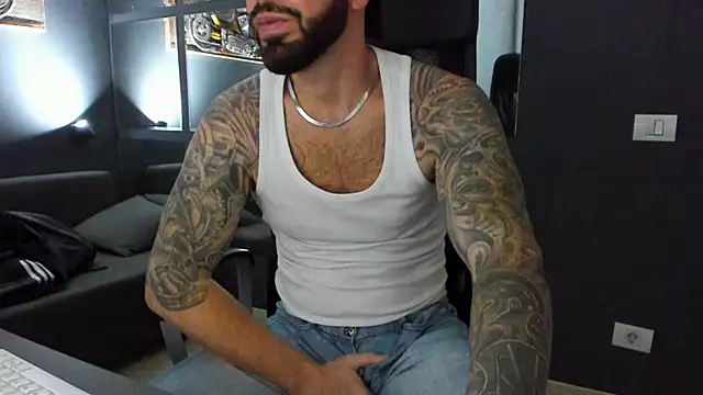 AronGrant online show from November 6, 2025, 10:16 am