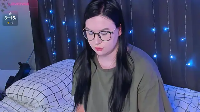Snapshot of MyNameIsLilith chatting on January 29, 2025, 8:18 am MyNameIsLilith online show from January 29, 2025, 8:18 am