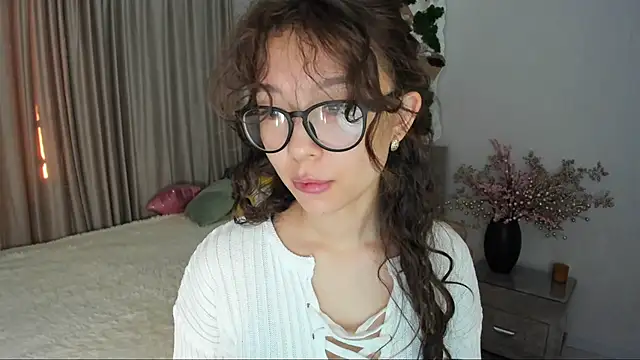 AgnieszkaBanana online show from March 19, 2025, 4:03 am