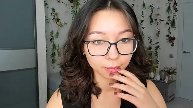 AgnieszkaBanana online show from November 13, 2025, 10:14 am