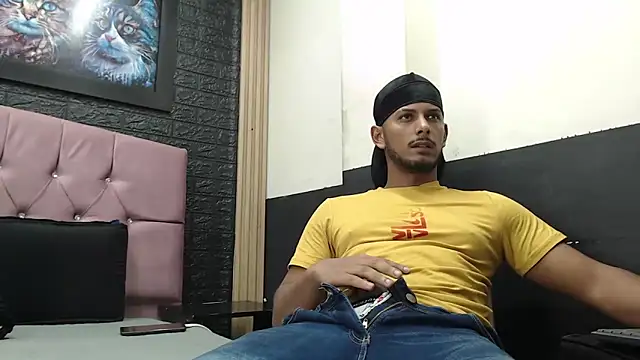 Chris Dick23 online show from October 18, 2025, 4:37 am