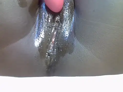 Snapshot of Liza331 chatting on November 2, 2025, 2:03 am Liza331 online show from November 2, 2025, 2:03 am