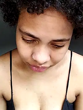 Su Duarte 1 online show from October 17, 2025, 5:37 pm