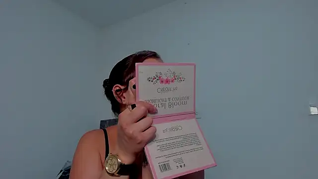 Miaa Garcia online show from October 23, 2025, 10:08 pm