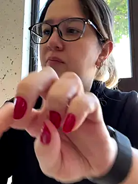 amooraaamoon online show from September 26, 2025, 12:31 pm