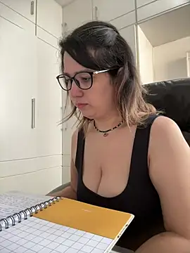 amooraaamoon online show from February 21, 2026, 1:12 pm